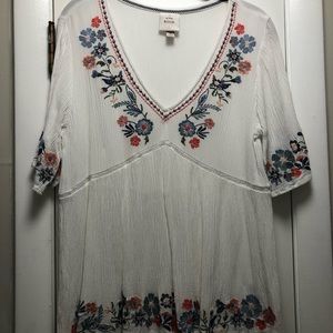 🌺 BEAUTIFUL FLORAL BLOUSE 🌺